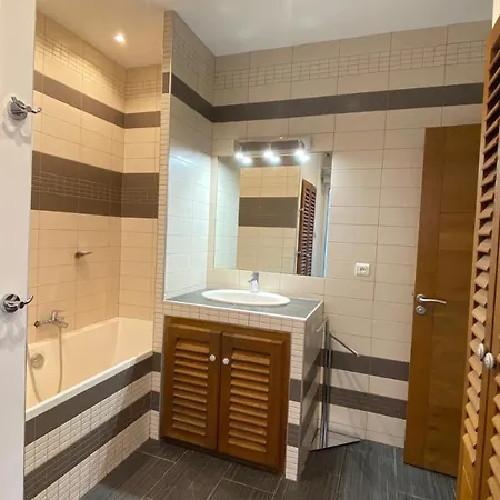 T3 De 140m2 Pour 7 Pers- Extra Centre - A 5 Min A Pied Des Plages - Classe 5 Etoiles - Casa Di Artisti Lejlighed